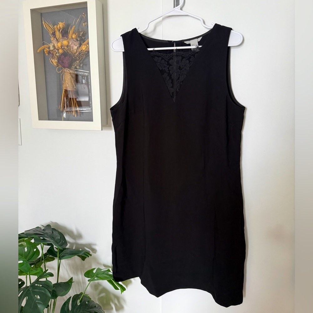 Black mini dress with lace neckline 🖤